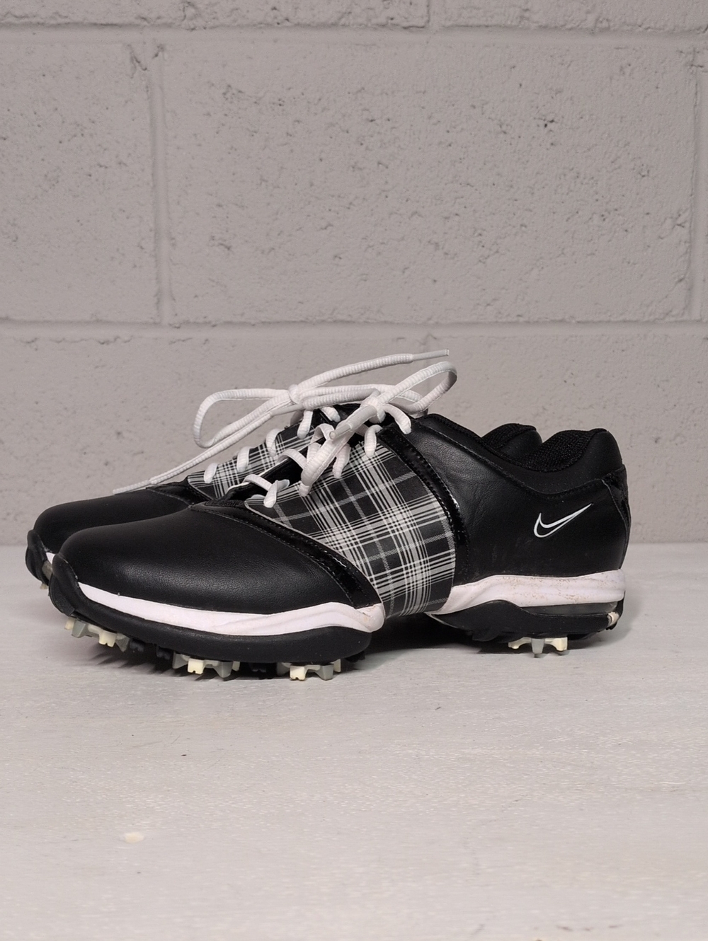 Nike Air Embellish Golf Spikes Women’s Size 7.5 Black White, Sporty
